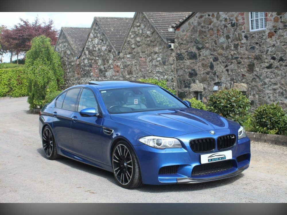 Compare BMW M5 M5 Auto EF12RYG Blue