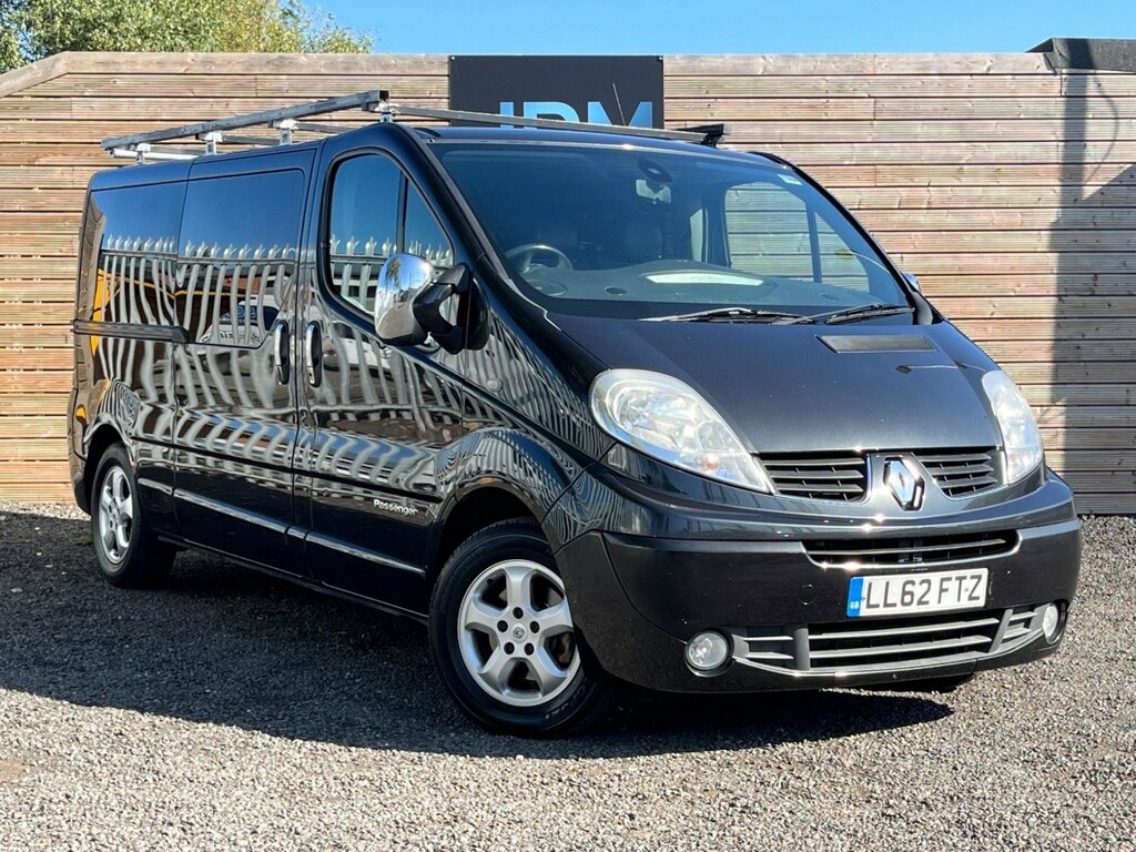 Compare Renault Trafic 2.0 Td Dci LL62FTZ 