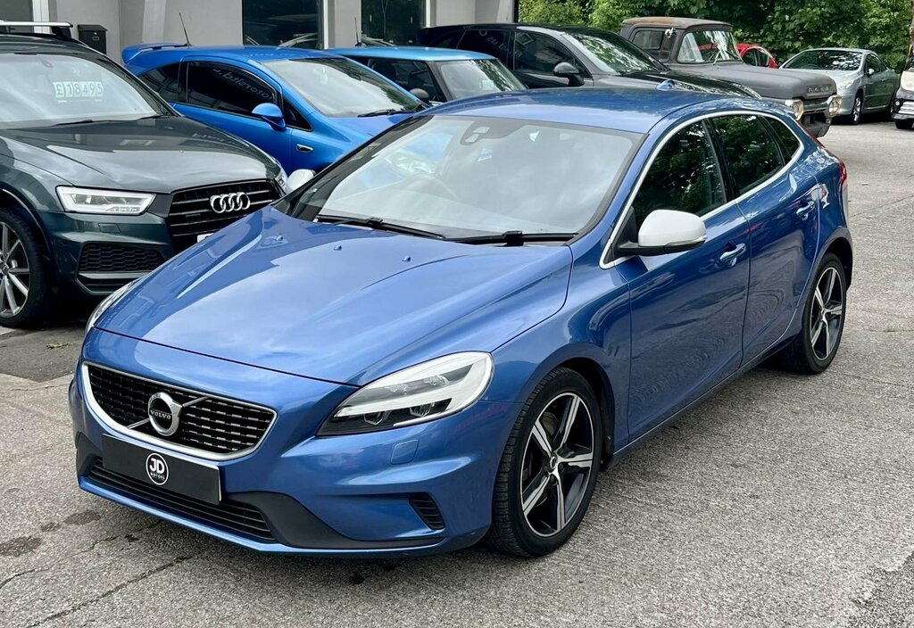 Compare Volvo V40 Hatchback EP16FBG Blue