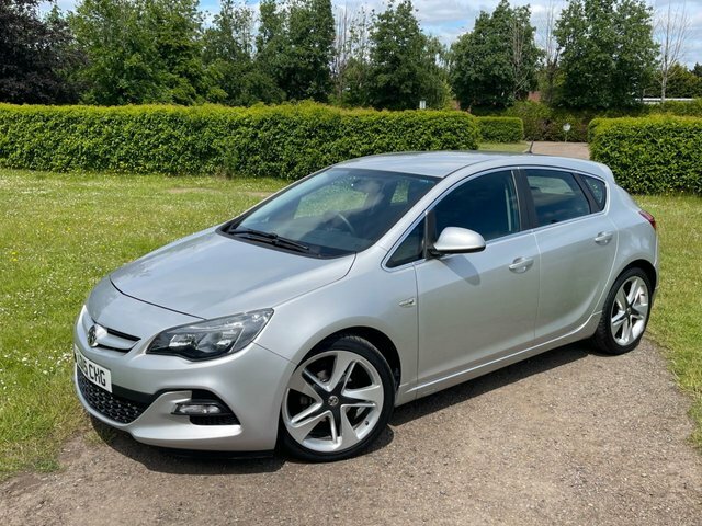 Compare Vauxhall Astra 1.6 Limited Edition LD15CHG Silver