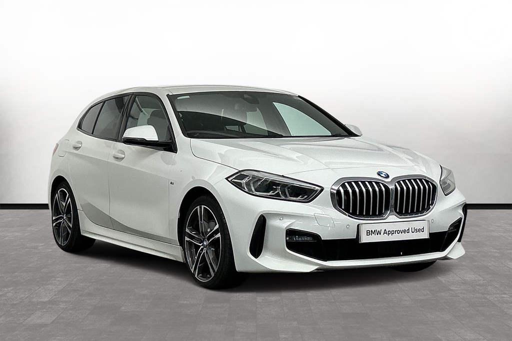 Compare BMW 1 Series 118D M Sport SV21XBA White