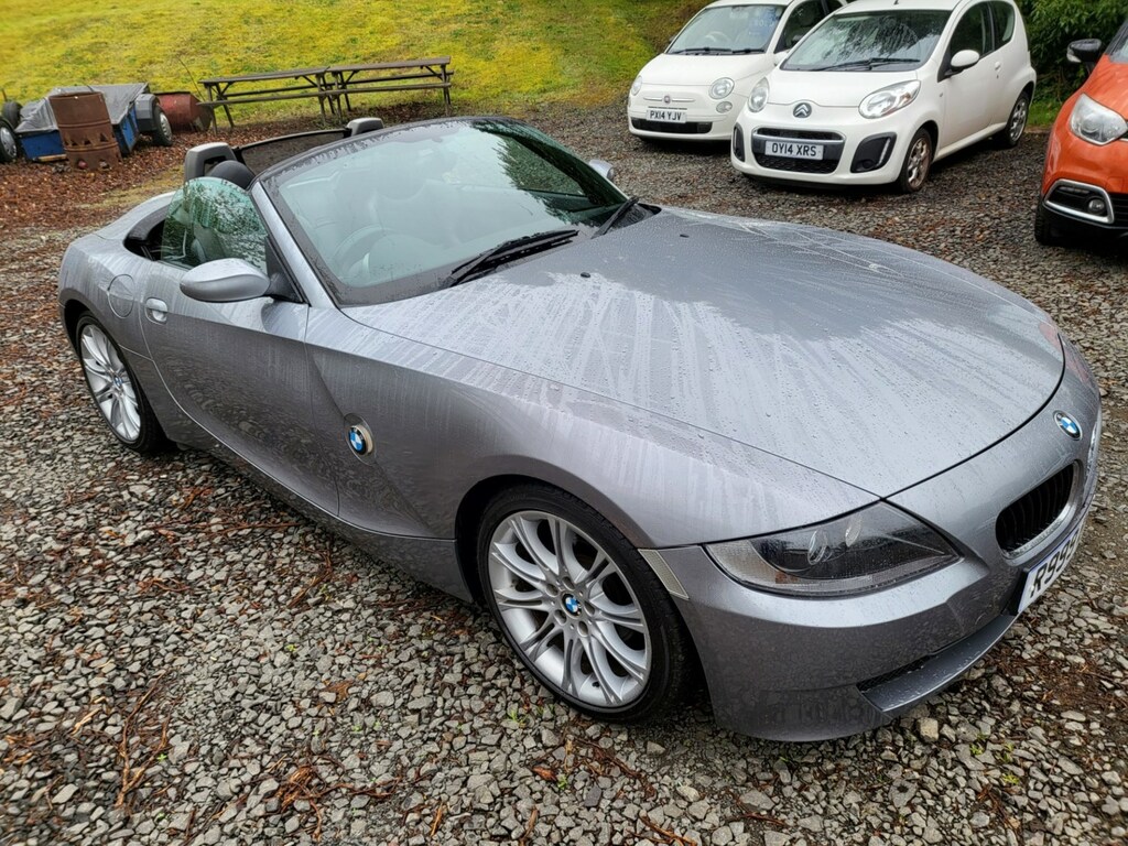 Compare BMW Z4 2.0I Sport R999BTY Grey