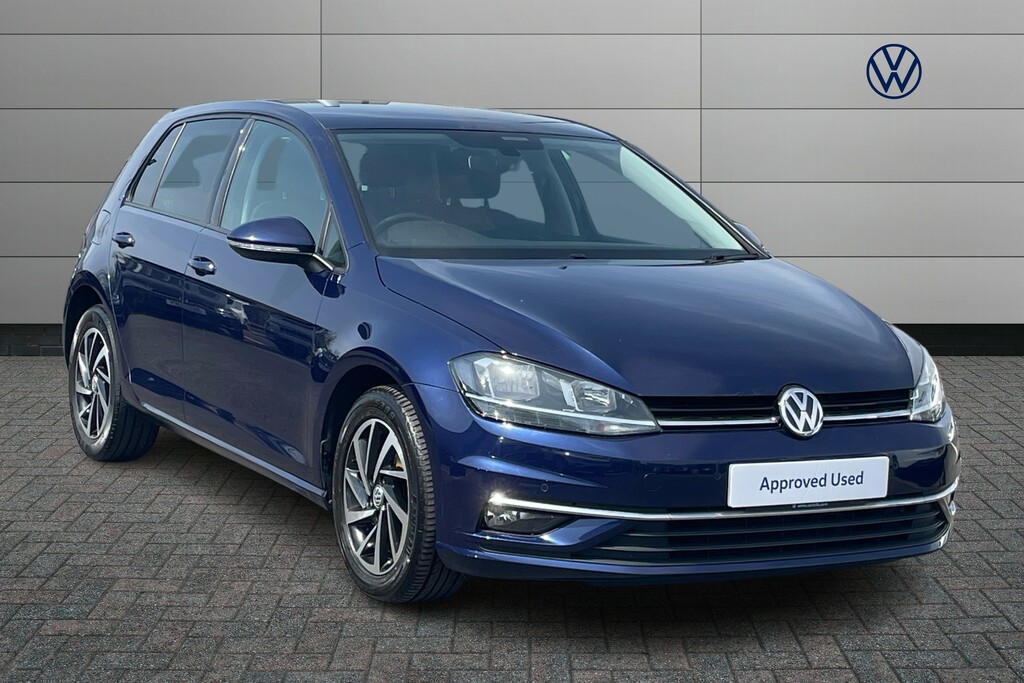 Compare Volkswagen Golf 1.6 Tdi Match Dsg GC19DWE Blue
