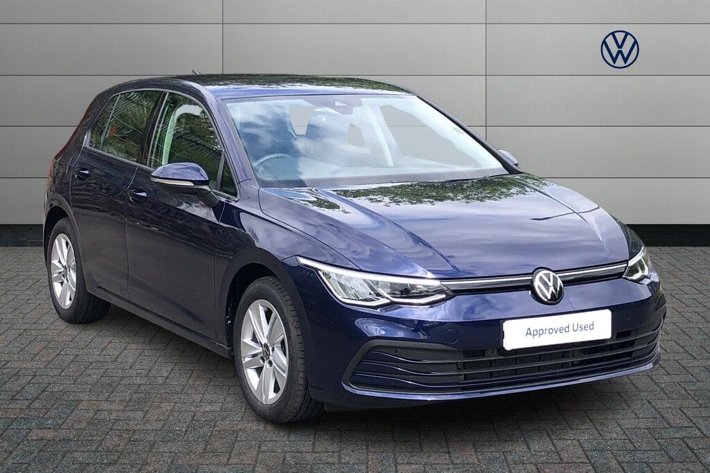 Compare Volkswagen Golf 1.0 Tsi Life GF23XOS Blue