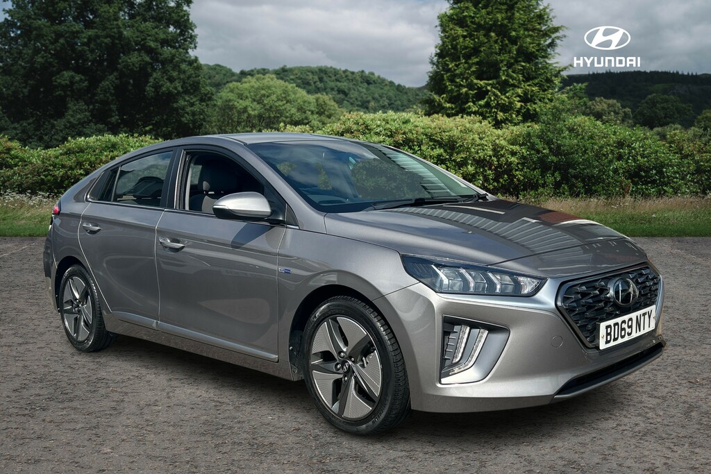 Compare Hyundai Ioniq 1.6 Gdi Hybrid 1St Edition Dct BD69NTY Silver