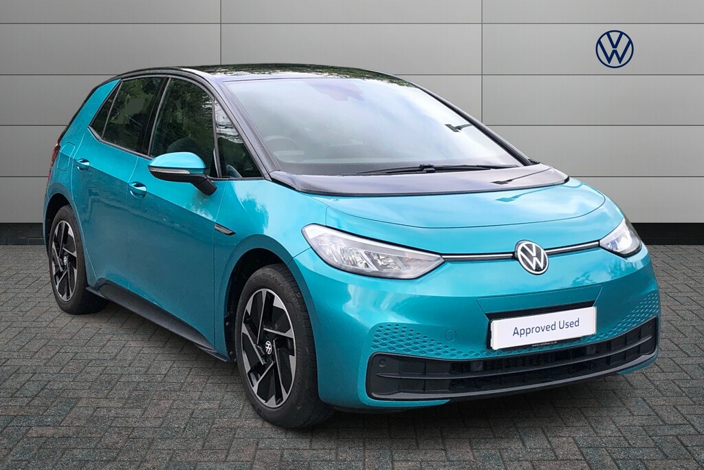 Compare Volkswagen ID.3 150Kw Life Pro Performance 58Kwh BJ70VHG Blue