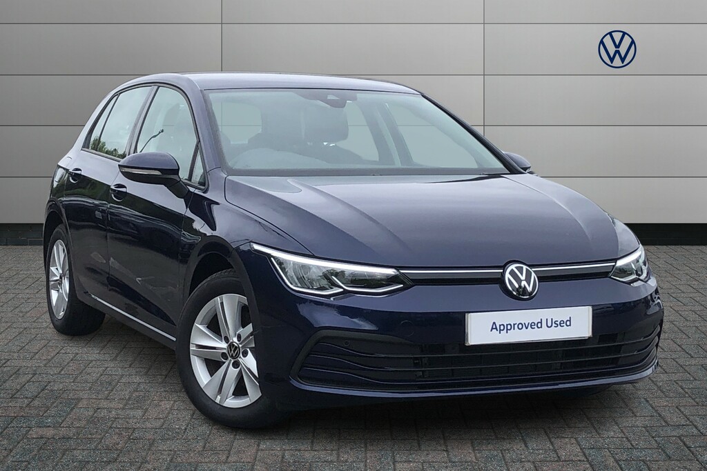 Compare Volkswagen Golf 1.5 Etsi 150 Life Dsg GM23WKW Blue