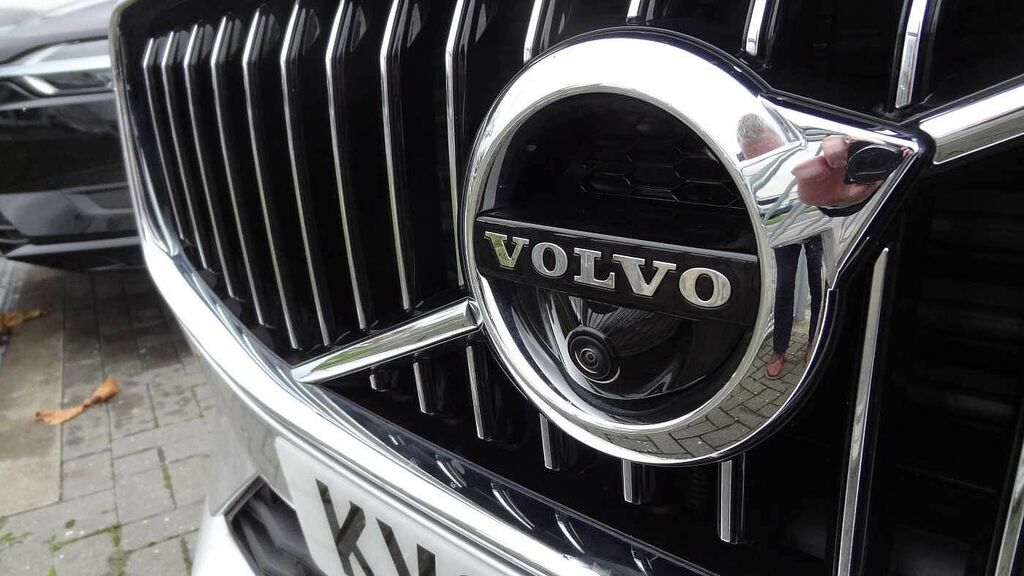 Volvo XC90 R-design, B5 Awd Mild Hybrid, 7 Seats Silver #1