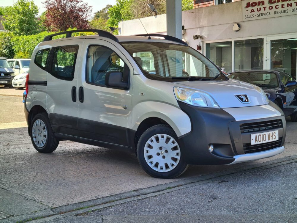Compare Peugeot Bipper Tepee 1.4 Hdi Outdoor 2 Tronic Euro 4 AO10WHS Grey