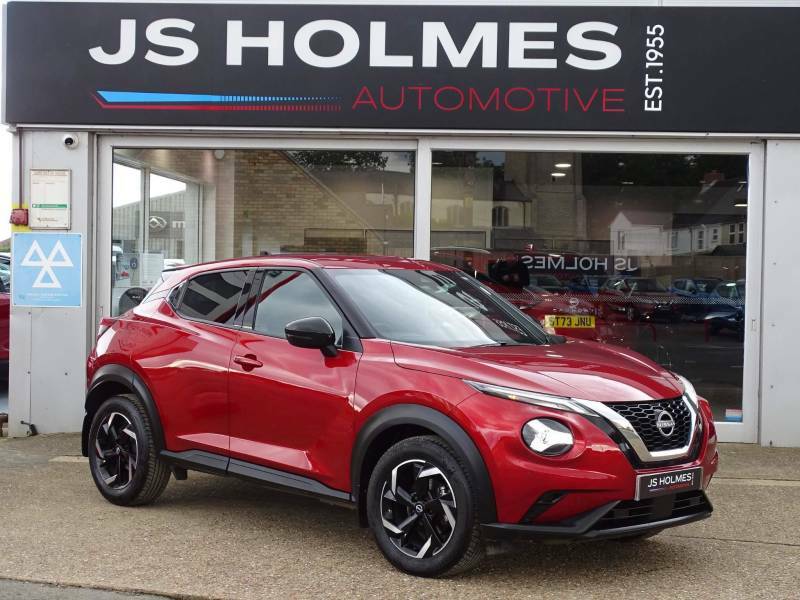 Compare Nissan Juke 1.0 Dig-t 114 N-connecta AK72MVA Red