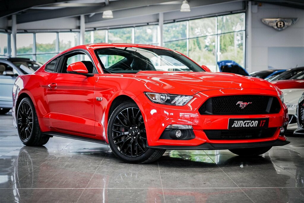 Compare Ford Mustang 5.0 V8 Gt Fastback Euro 6 SE16DND 