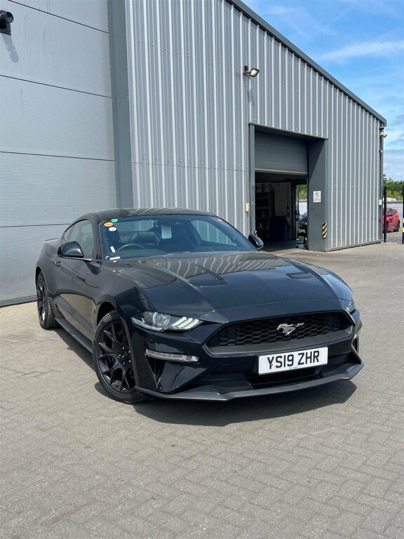 Compare Ford Mustang 2.3T Ecoboost Fastback Euro 6 YS19ZHR 