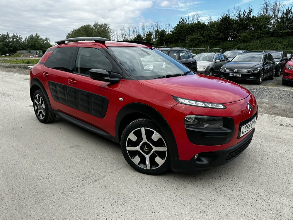 Compare Citroen C4 Cactus 1.6 Bluehdi Flair Hatchback Euro LG65BYB Red