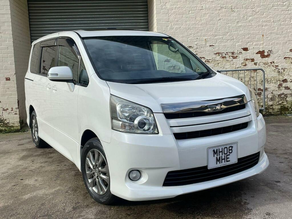 Compare Toyota Voxy Other 2.0 S G Edition Sunroofs 2008 MH08MHE White