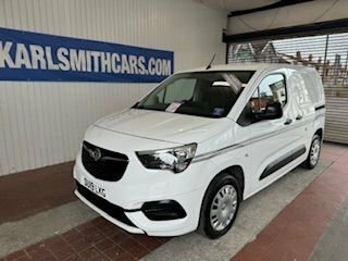 Compare Vauxhall Combo 1.6 L1h1 2000 Sportive Ss 101 Bhp DU19LKG White