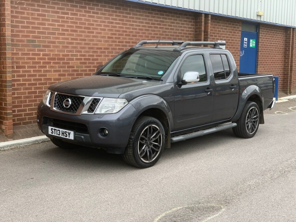 Compare Nissan Navara Double Cab Pick Up Tekna 2.5Dci 190 4Wd ST13HSY Grey