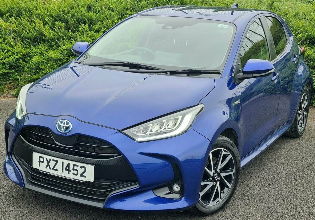 Toyota Yaris 1.5 Hybrid Design Blue #1