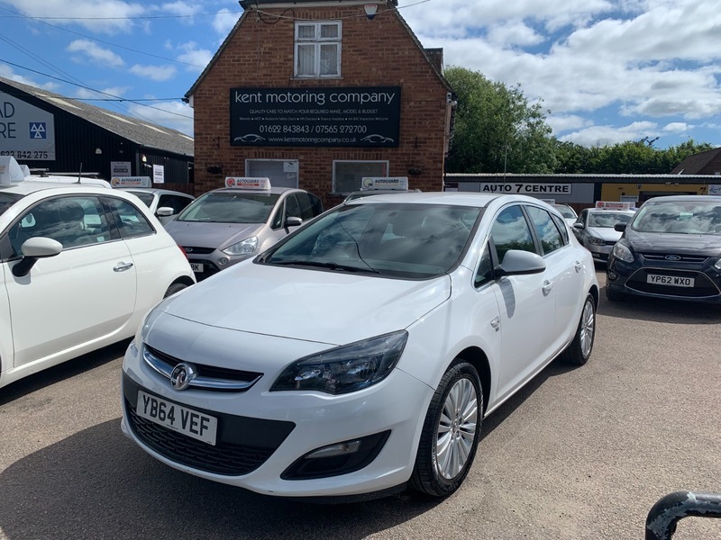 Compare Vauxhall Astra Excite YB64VEF White