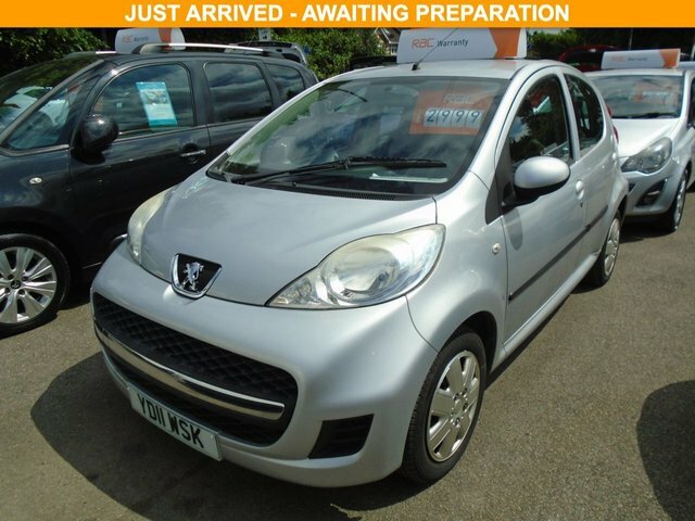 Compare Peugeot 107 1.0 Urban 68 Bhp YD11WSK Silver