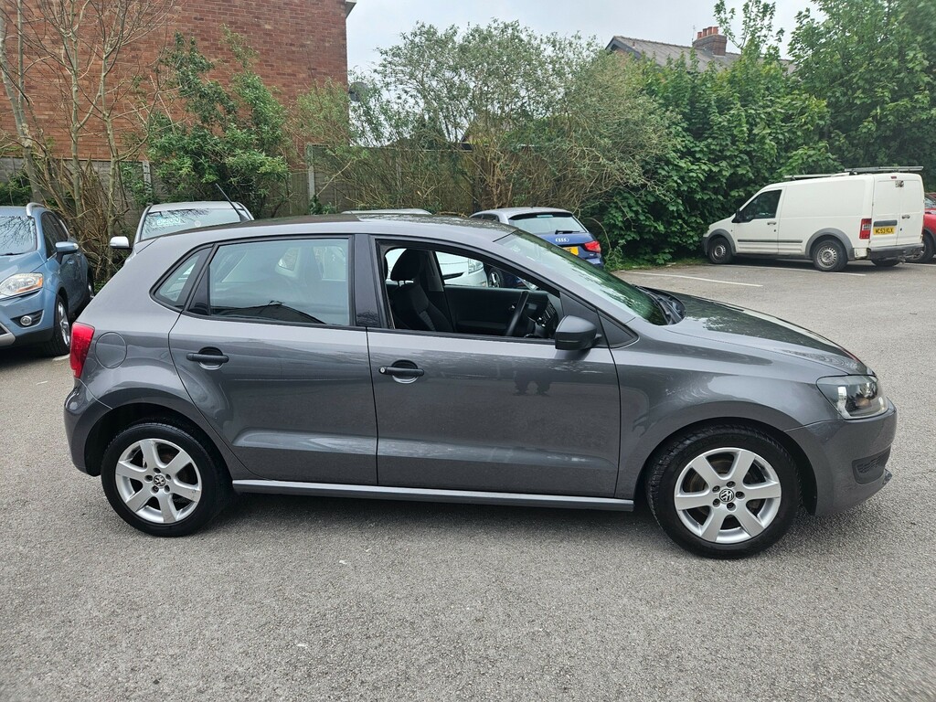 Compare Volkswagen Polo S Ac FT61EJZ Grey