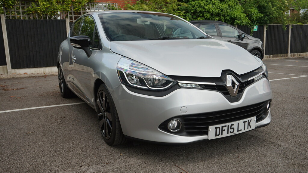 Compare Renault Clio 0.9 Tce Dynamique S Medianav Euro 5 Ss DF15LTK Silver