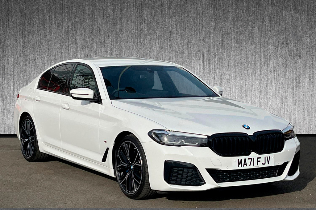 Compare BMW 5 Series 520D M Sport Saloon MA71FJV White