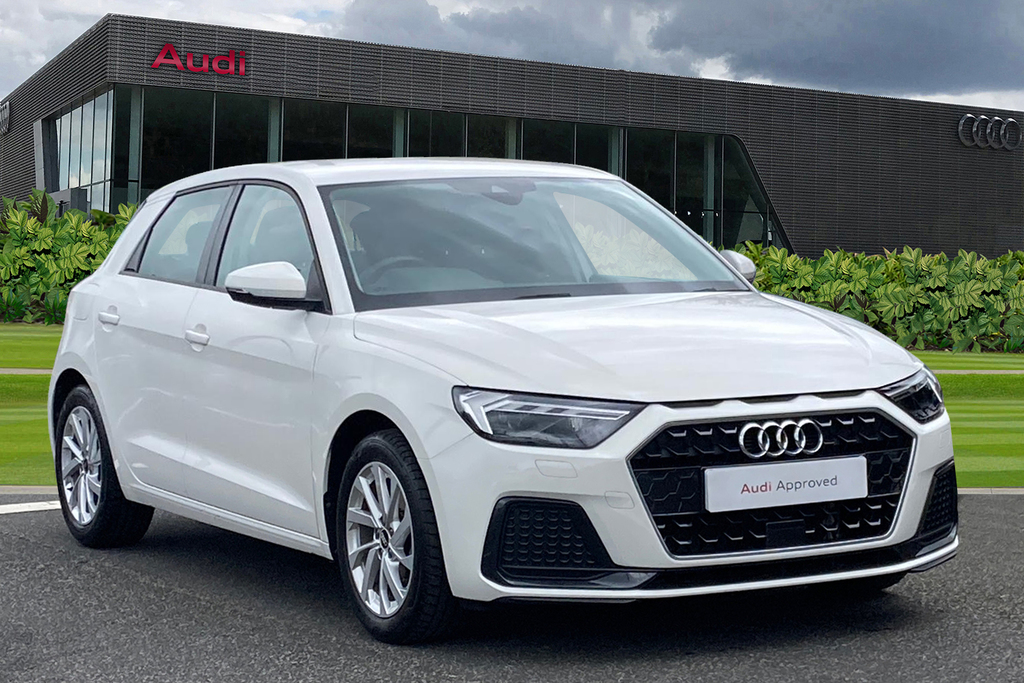Compare Audi A1 Sport 25 Tfsi 95 Ps 5-Speed MT21GHA White
