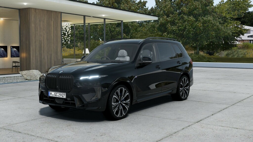 Compare BMW X7 Xdrive40i M Sport Step  Black