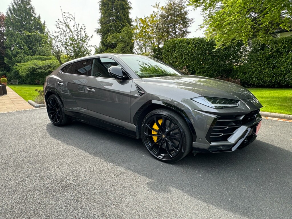Lamborghini Urus Estate Grey #1