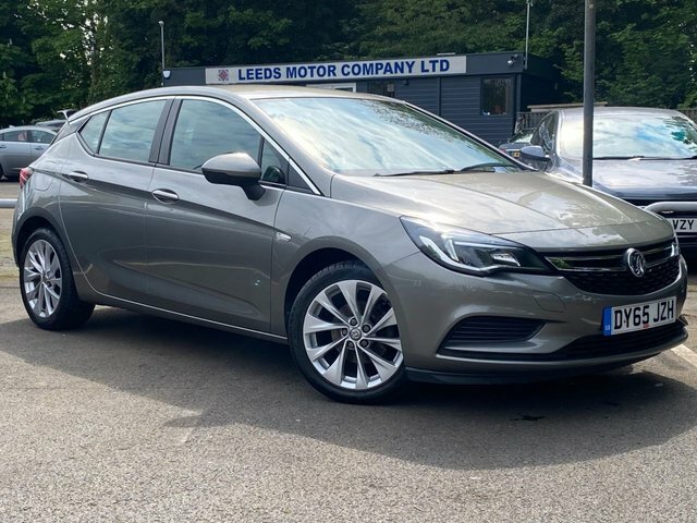 Compare Vauxhall Astra Hatchback DY65JZH Grey