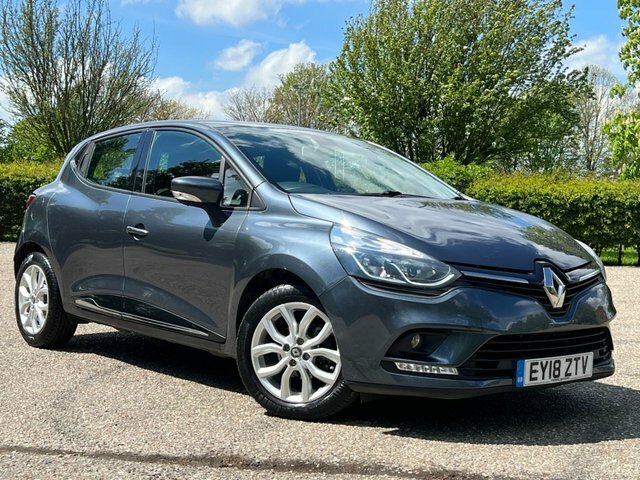Compare Renault Clio 0.9 Dynamique Nav Tce 89 Bhp EY18ZTV Grey