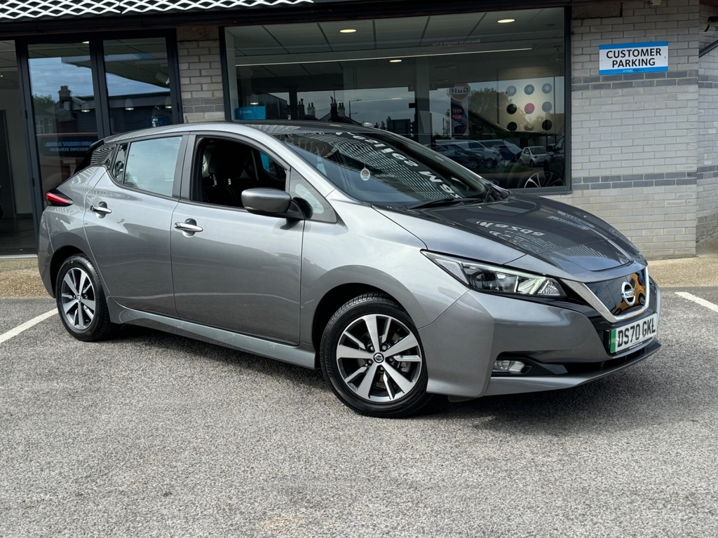 Compare Nissan Leaf 110Kw Acenta 40Kwh 6.6Kw Charger DS70GKL Grey