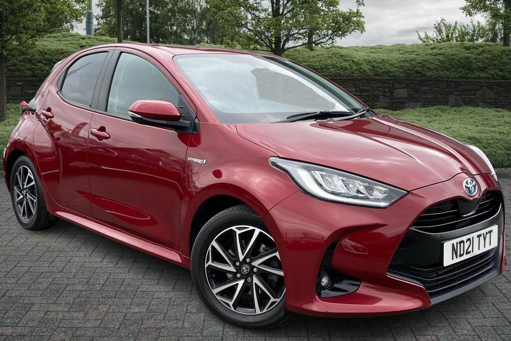 Compare Toyota Yaris 1.5 Hybrid Design Cvt ND21TYT Red