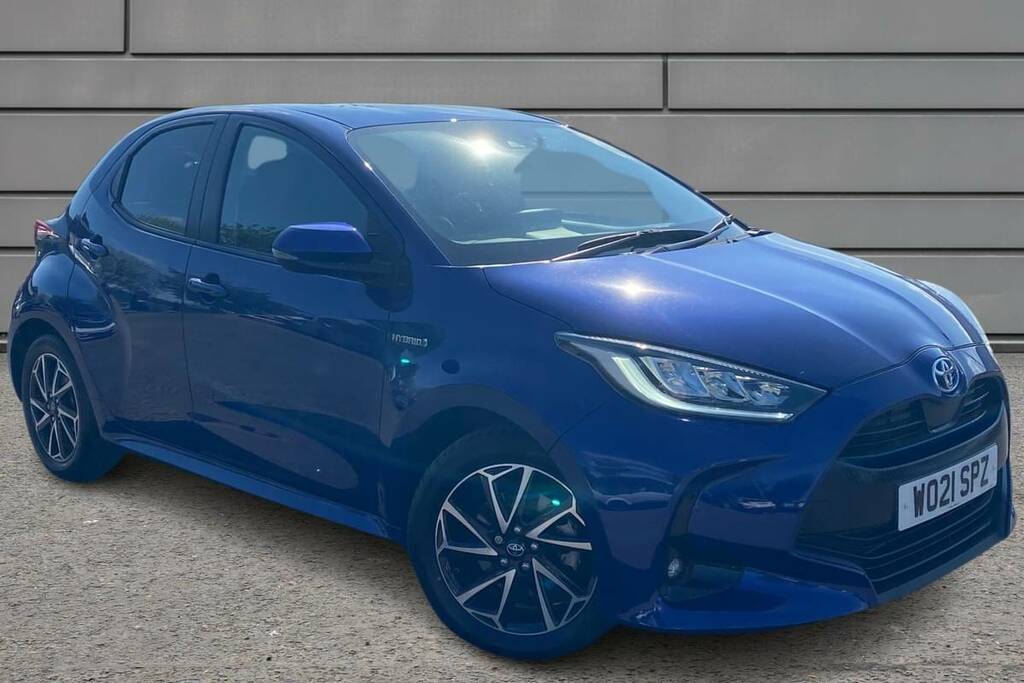 Compare Toyota Yaris 1.5 Hybrid Design Cvt WO21SPZ Blue