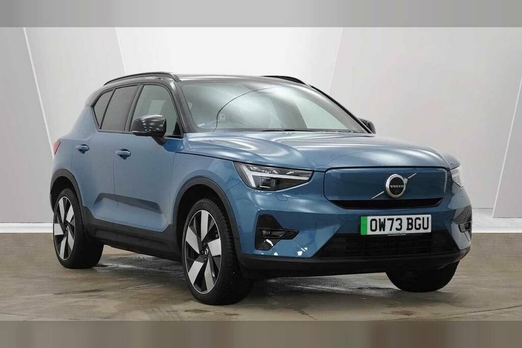 Compare Volvo XC40 300Kw Recharge Twin Ultimate 82Kwh Awd OW73BGU Blue