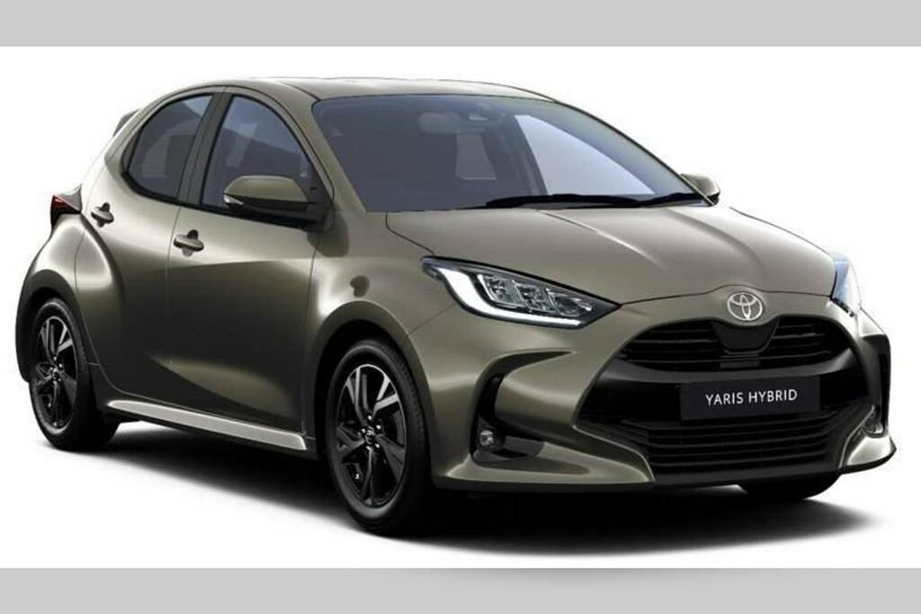 Compare Toyota Yaris 1.5 Hybrid Design Cvt  Brown
