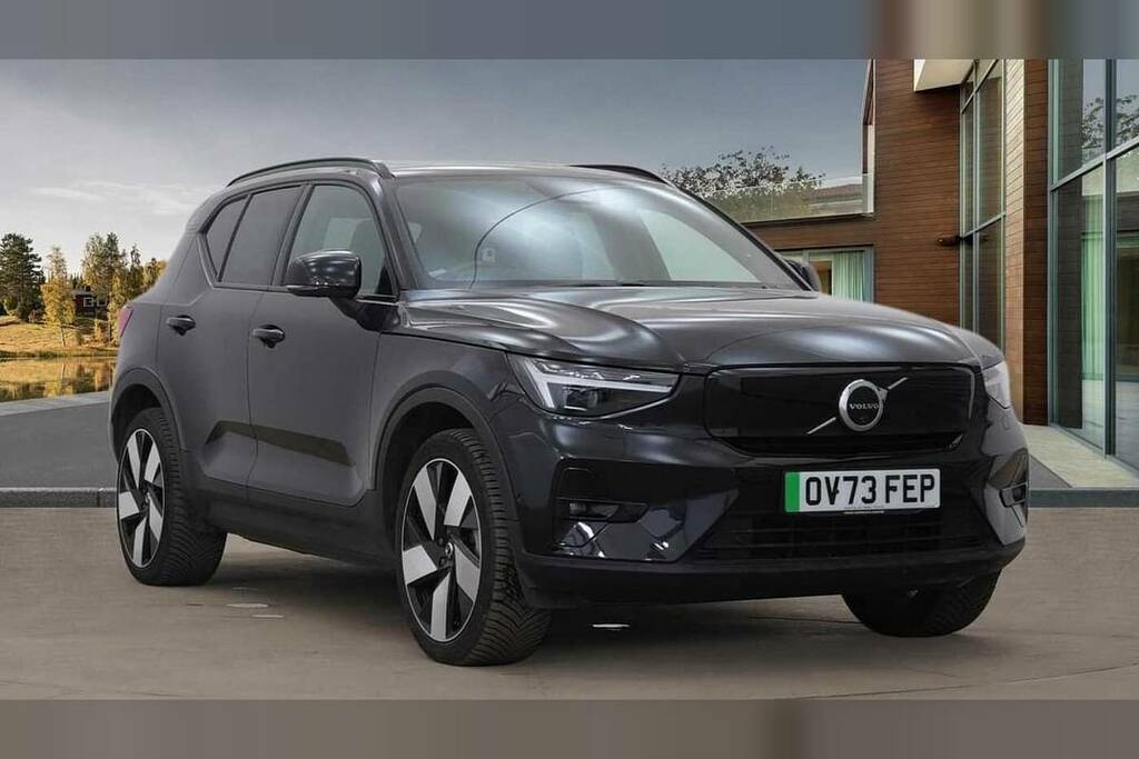 Compare Volvo XC40 300Kw Recharge Twin Ultimate 82Kwh Awd OV73FEP Black