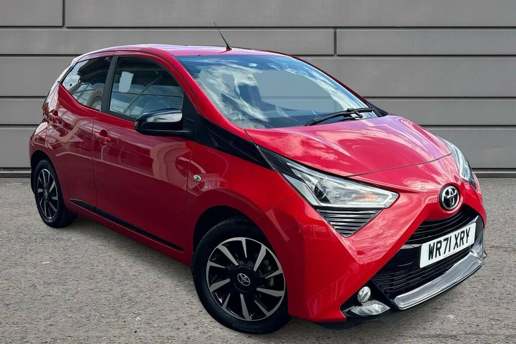 Compare Toyota Aygo 1.0 Vvt-i X-trend WR71XRY Red