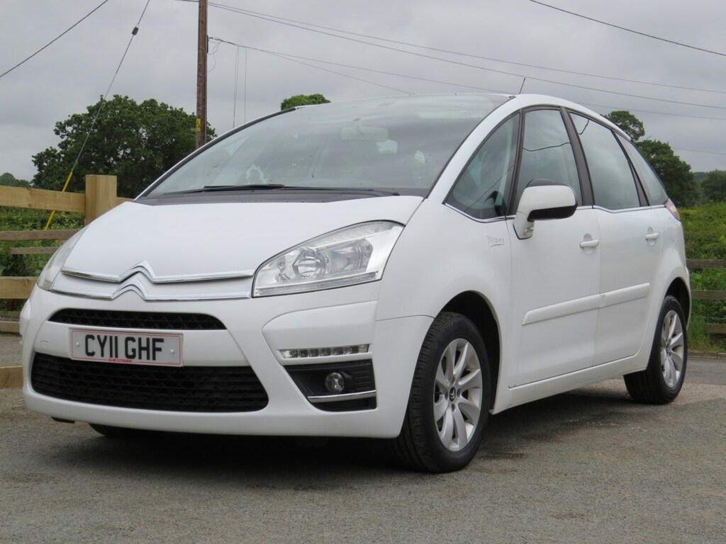 Compare Citroen C4 Picasso Picasso 1.6 Hdi Vtr Egs6 Great Mil CY11GHF White