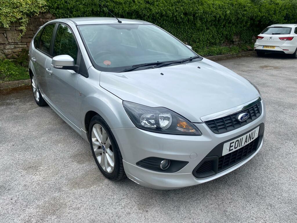 Compare Ford Focus Hatchback EO11ANU Silver
