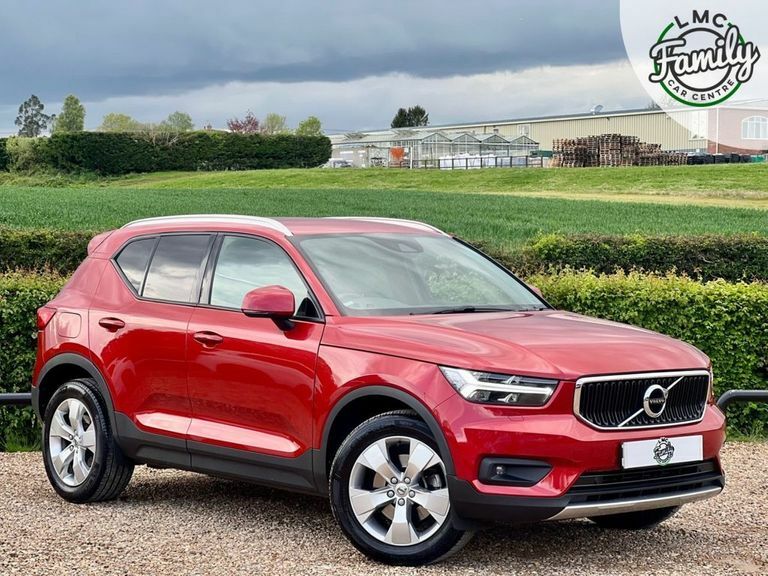 Compare Volvo XC40 2.0 T4 Momentum Pro Awd 188 Bhp SP20LBZ Red