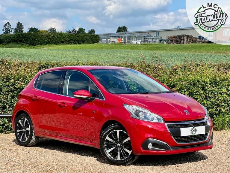 Compare Peugeot 208 1.2 Ss Tech Edition 82 Bhp LT69PCV Red