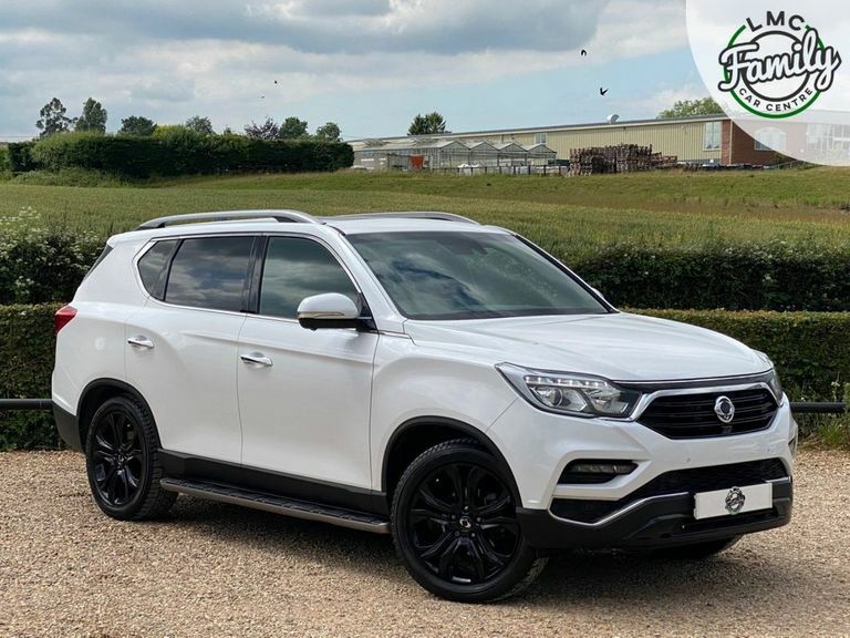 Compare SsangYong Rexton 2.2 Ultimate 179 Bhp RO18UXL White