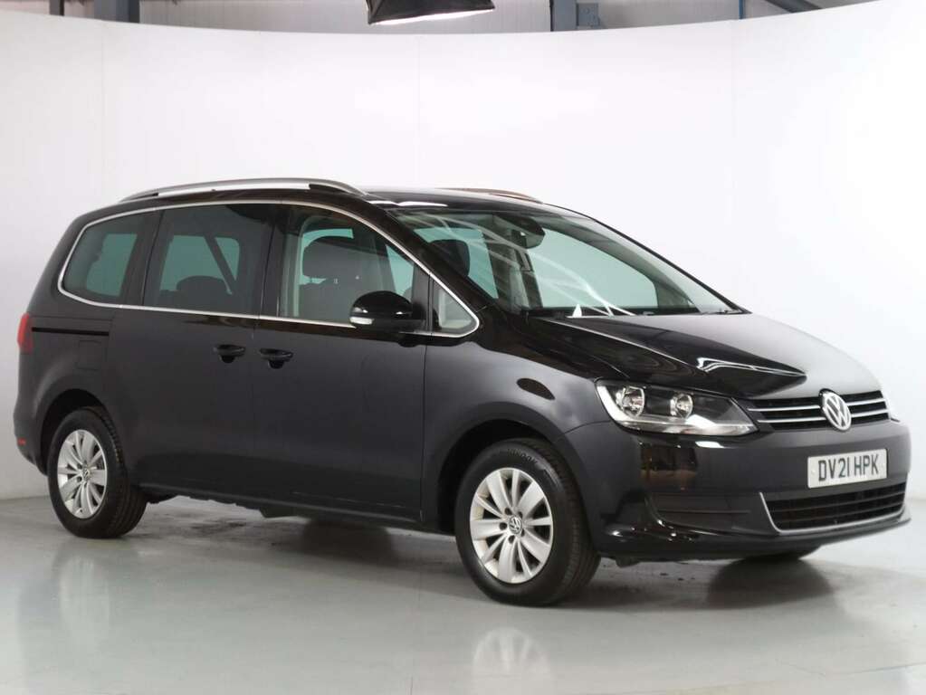Compare Volkswagen Sharan Sharan Se Nav Tsi DV21HPK Black