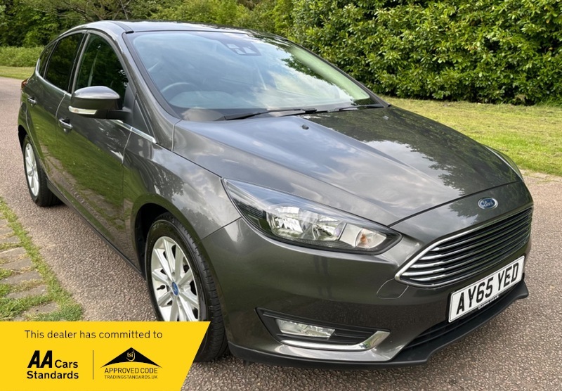 Compare Ford Focus 1.0T Ecoboost Titanium Hatchback AY65YED Grey