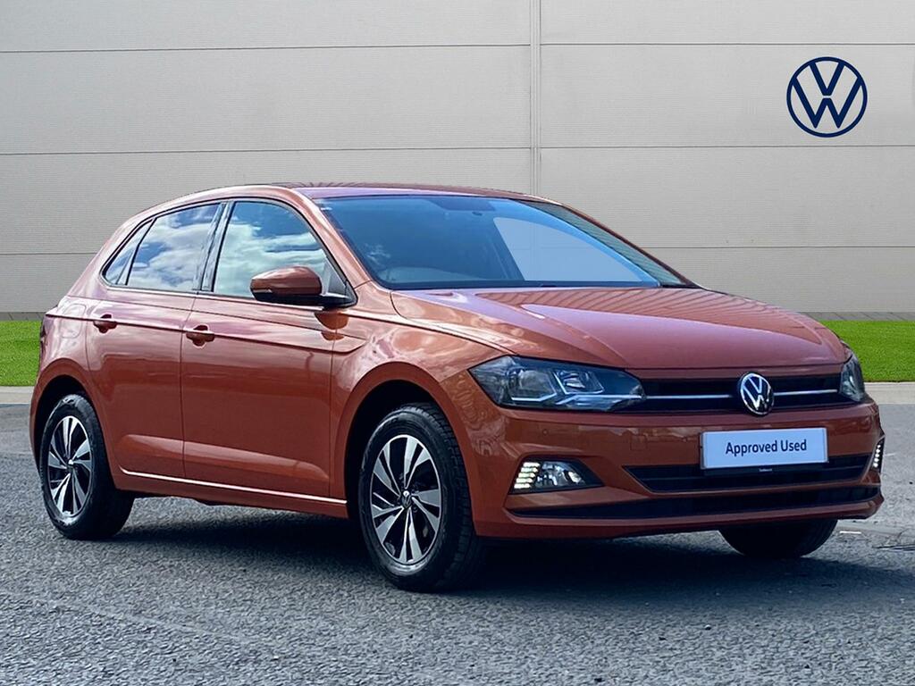 Compare Volkswagen Polo 1.0 Evo 80 Match KR70WHS Orange