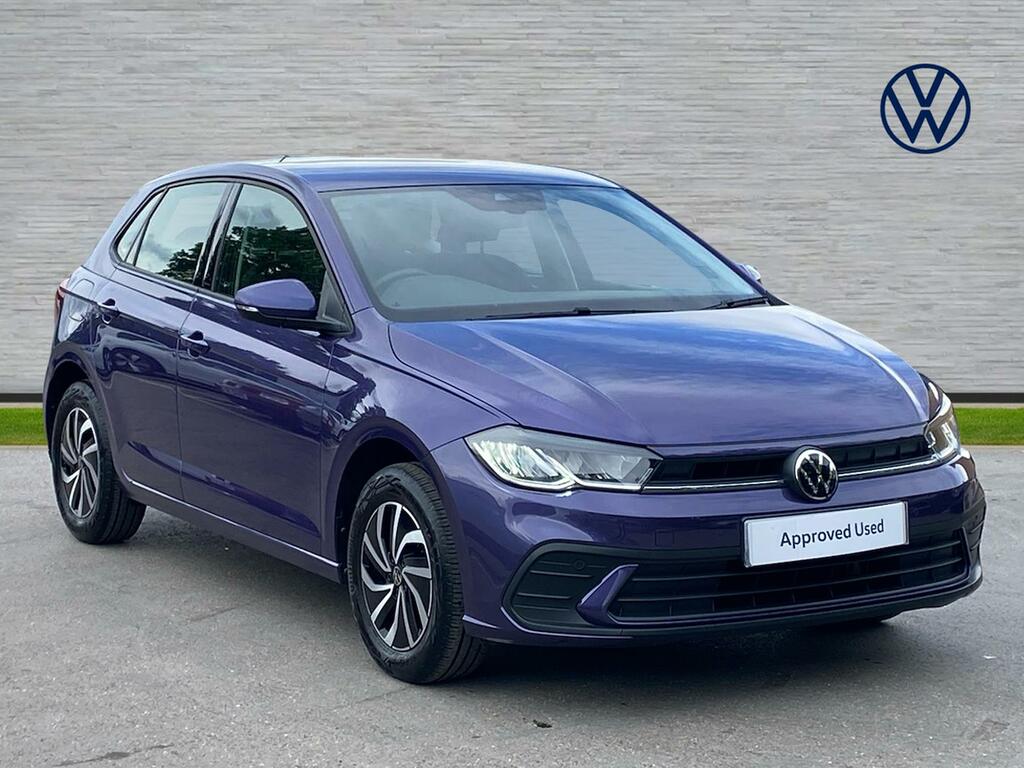 Compare Volkswagen Polo 1.0 Life LG22YXO Purple