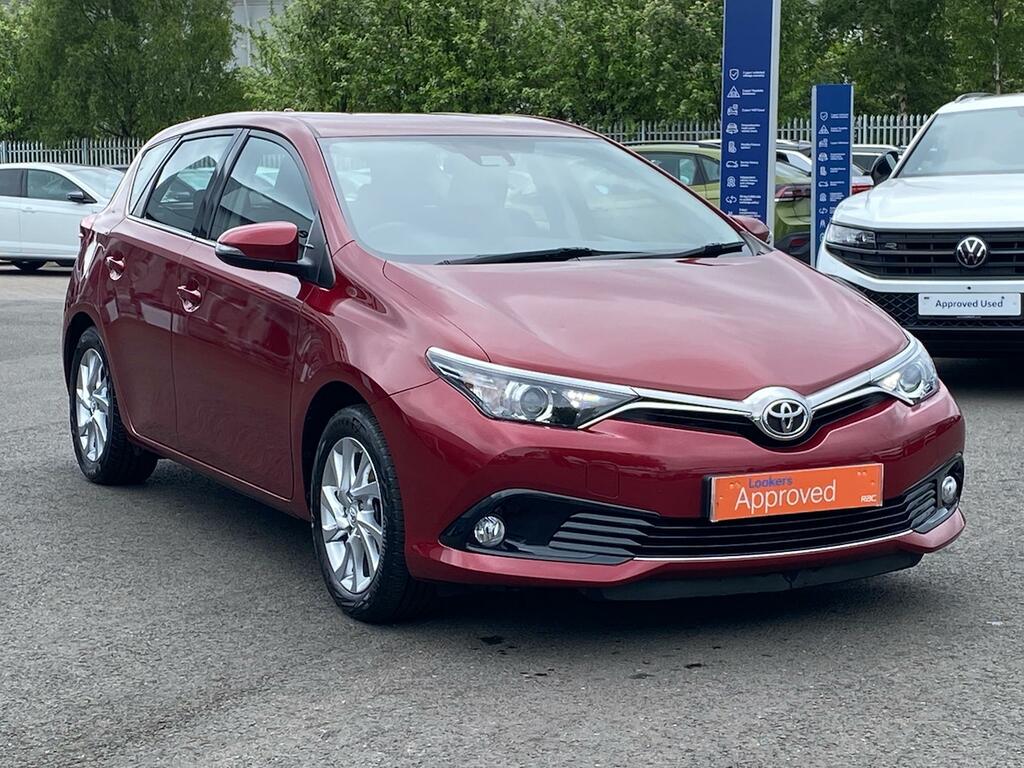 Toyota Auris 1.2T Business Edition Tss Red #1