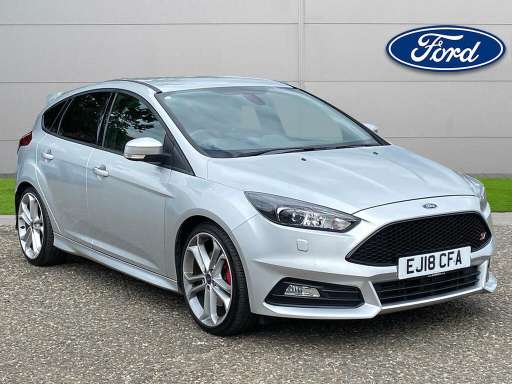 Compare Ford Focus 2.0T Ecoboost St-3 Navigation EJ18CFA Silver