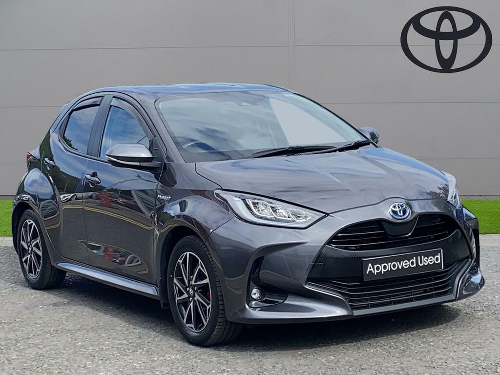 Toyota Yaris 1.5 Hybrid Design Cvt Grey #1